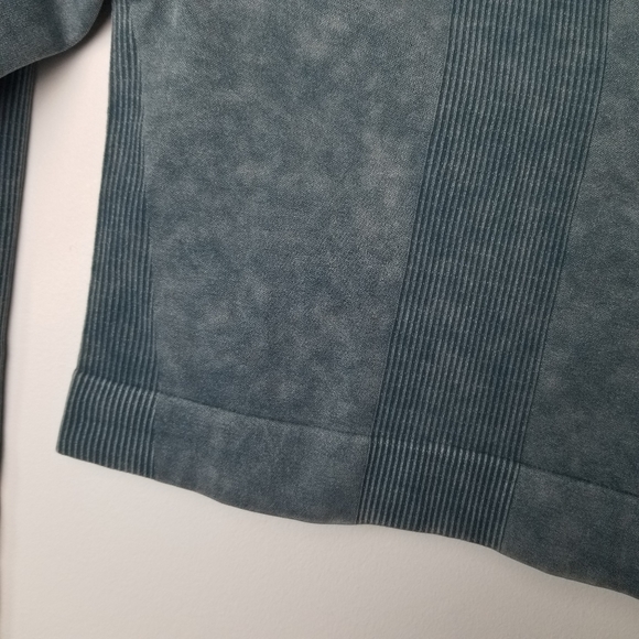 NWT Victoria's Secret PINK seamless crop top - Picture 10 of 12